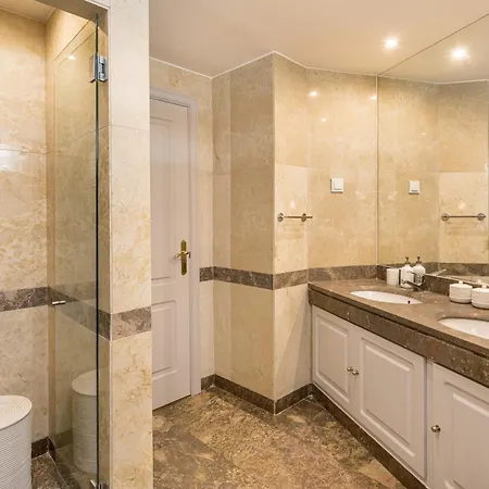 Saldanha Retreat 2br & Parking By Host For Us * Lisbon