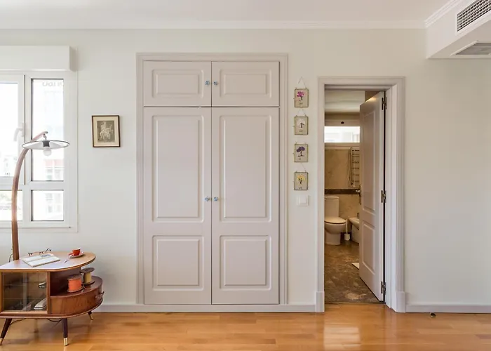 Saldanha Retreat 2br & Parking By Host For Us ליסבון